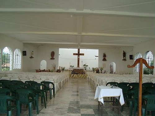 Paseo por México Interior de Parroquia de San Miguel Nueva en Huauchinango