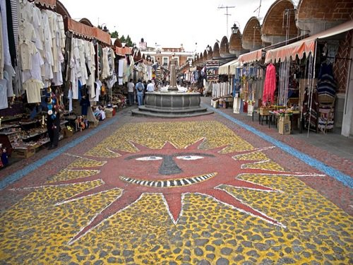 Paseo por Mexico Mercado de Artesanías El Parián en Puebla