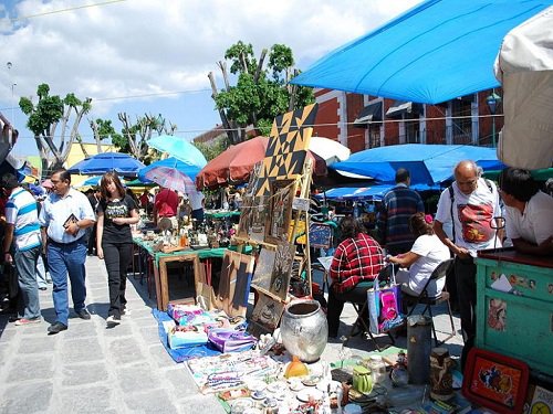 Paseo por Mexico Mercado de Antigüedades Plazuela de los Sapos en Puebla