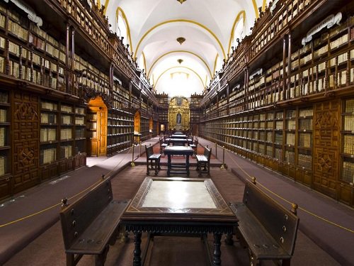 Paseo por México Biblioteca Palafoxiana en Puebla